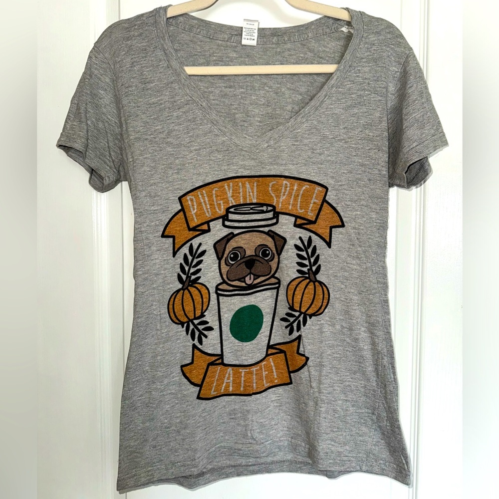 Pugkin Spice Latte V-Neck T-shirt Size Large